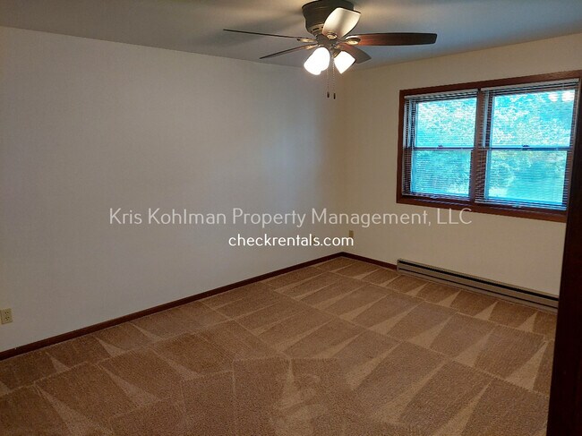 Foto del edificio - 1265 S Forest Ln