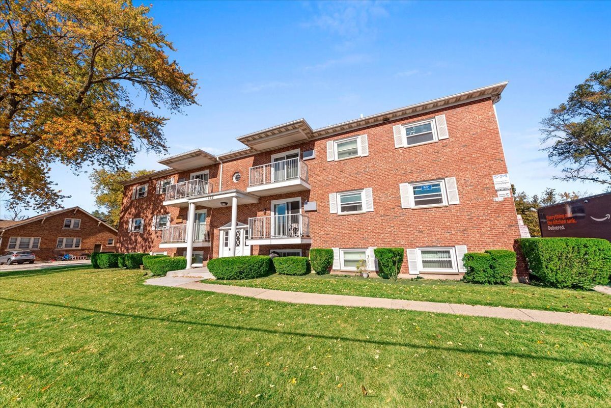Foto principal - 122 W Washington St