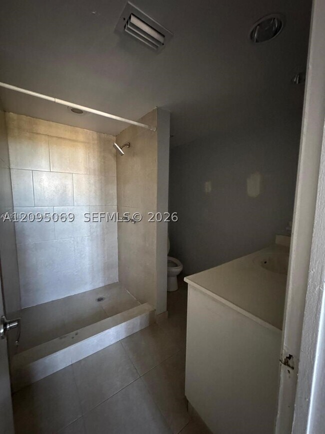 Foto del edificio - 10090 NW 80th Ct