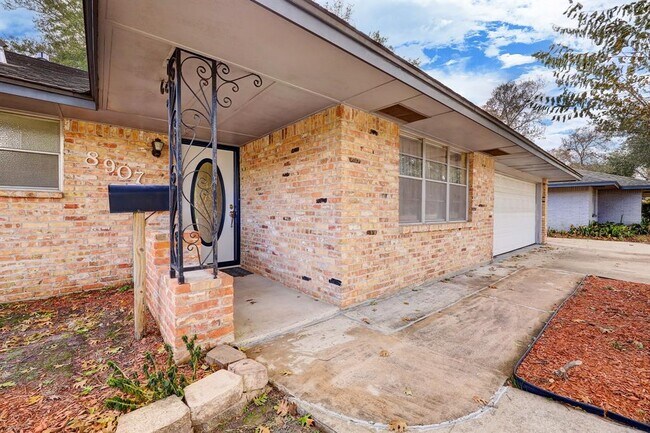 Building Photo - 8907 Autauga St