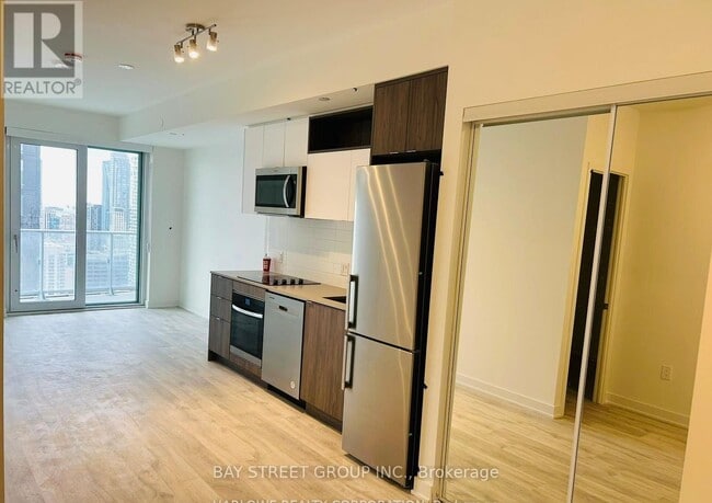 Building Photo - 100 Dalhousie St