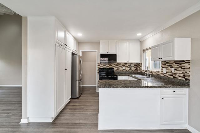 Building Photo - 17129 W Bernardo Dr