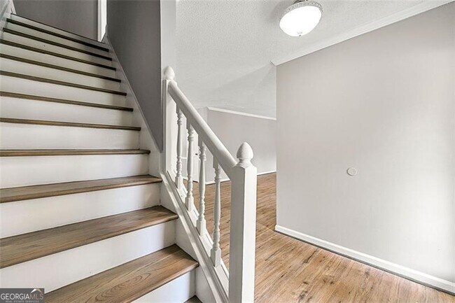 Building Photo - 1250 Mountain Springs Dr