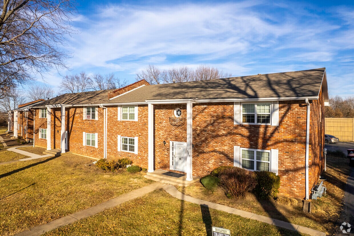 Primary Photo - 9109-9111 Nieman Rd