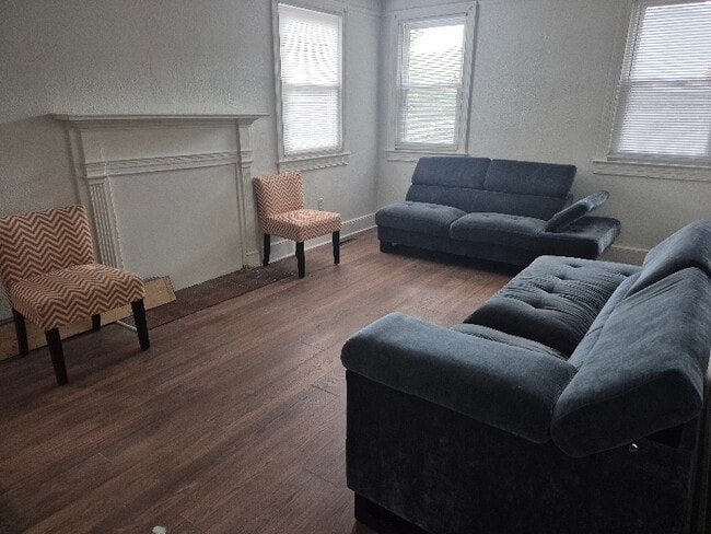 Building Photo - 3863 Hottinger Ave