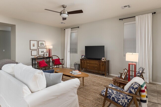 Building Photo - 3252 W Gran Paradiso Dr