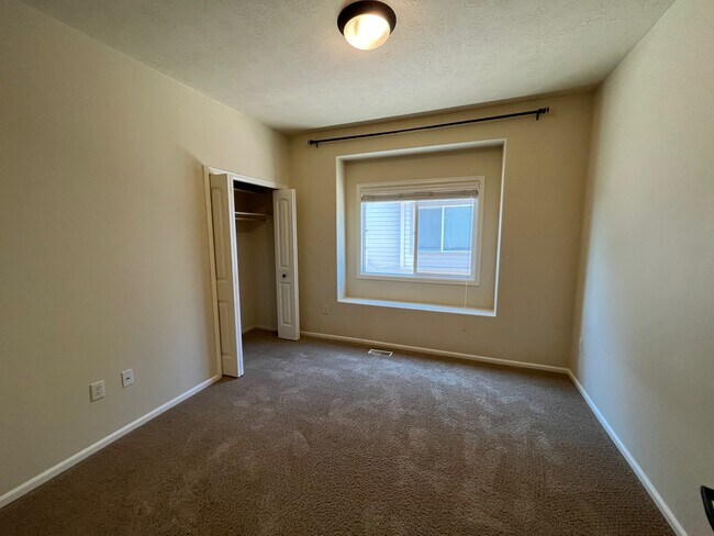 Building Photo - 6495 S Zither Pl