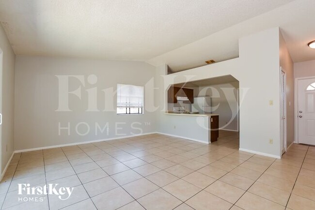 Building Photo - 121 Summerset Dr