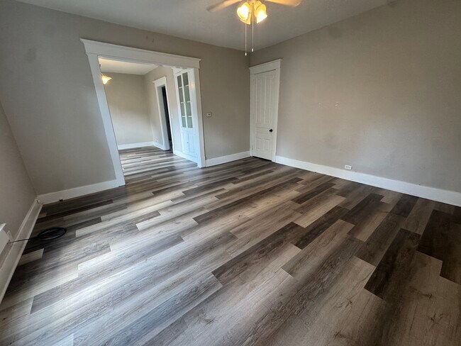 Foto del edificio - 610 W Walnut St