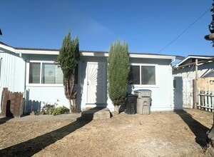 Building Photo - 524 Sanders Ave