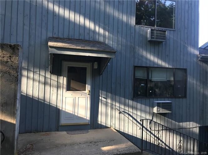 Foto principal - 94 Wakelee Rd