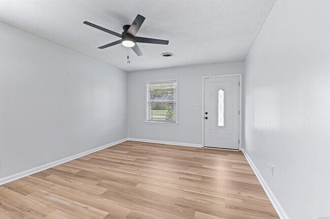 Foto del edificio - 111 Lori St