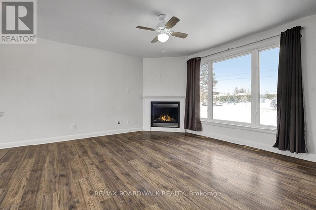 Photo du bâtiment - 1949 Stittsville Main St