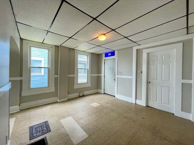 Foto del edificio - Spacious 4 Bedroom Twin FOR RENT in Bridge...