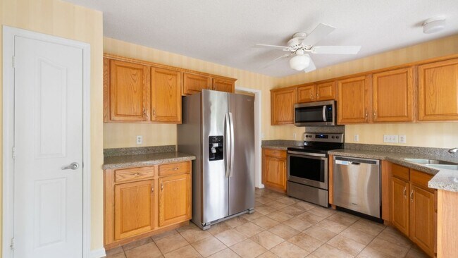 Foto del edificio - 3BR 2.5BA Cul-de-sac House with Loft in To...