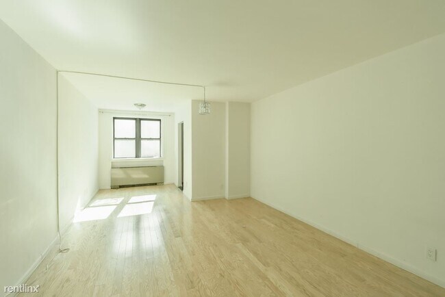 Building Photo - Studio, 1 bath House - 117 E 71st St 5BC