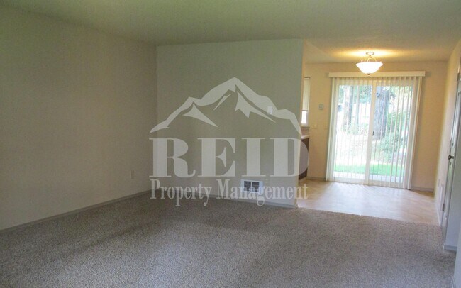 Foto del edificio - DUPLEX - 2 BED 1 BATH WITH 1 CAR GARAGE IN CENTRAL PORT ORCHARD!