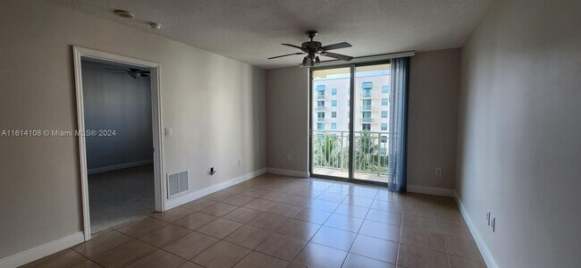 Building Photo - 610 Clematis St