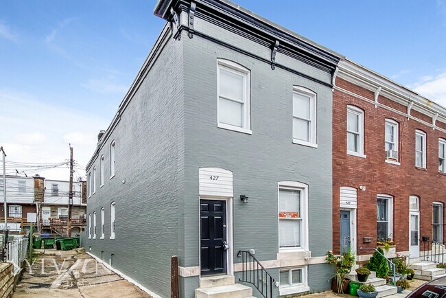 Building Photo - Spacious 3BR, 2.5BA home!