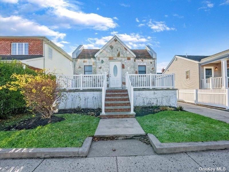 Primary Photo - 550 W Chester St