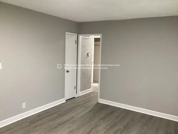 Foto del edificio - 4806 E 45th St