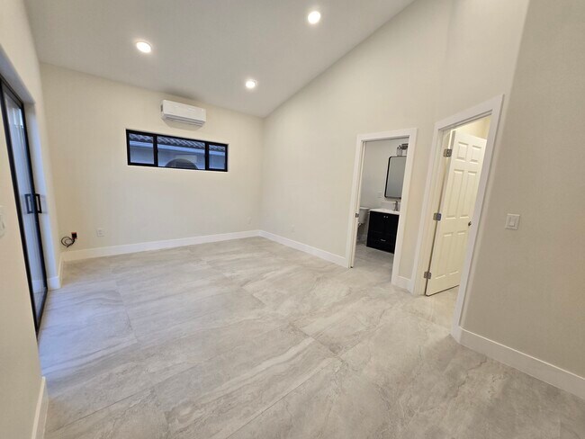 Foto del edificio - 13992 Putney Rd