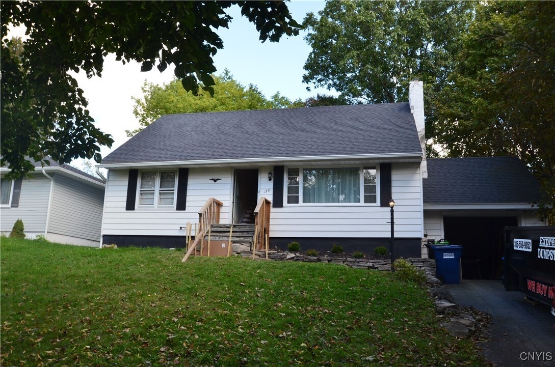 Primary Photo - 135 Somerset Rd
