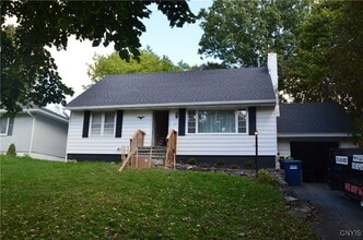 Building Photo - 135 Somerset Rd