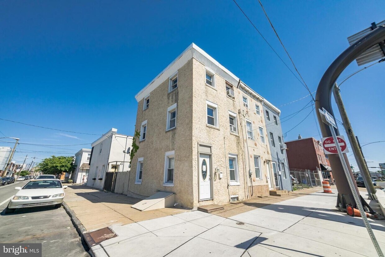 Primary Photo - 2300 Aramingo Ave