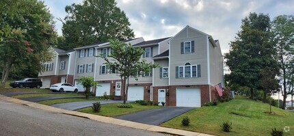 Building Photo - 306 Spruce St