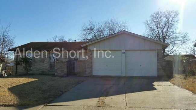 Building Photo - 1114 High Meadow Dr
