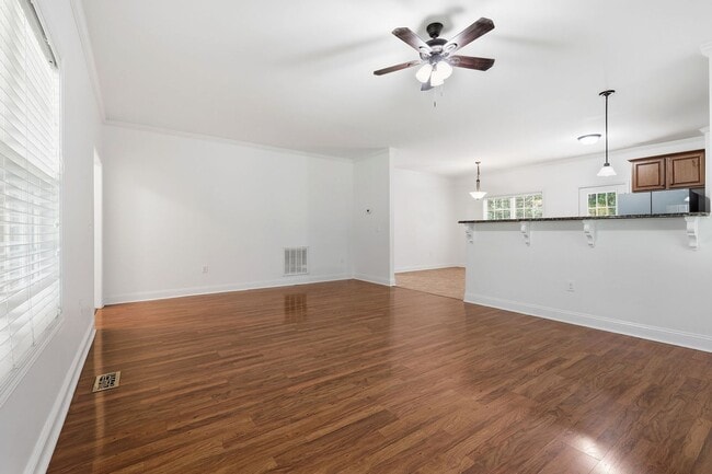 Building Photo - 80 Valor Cir