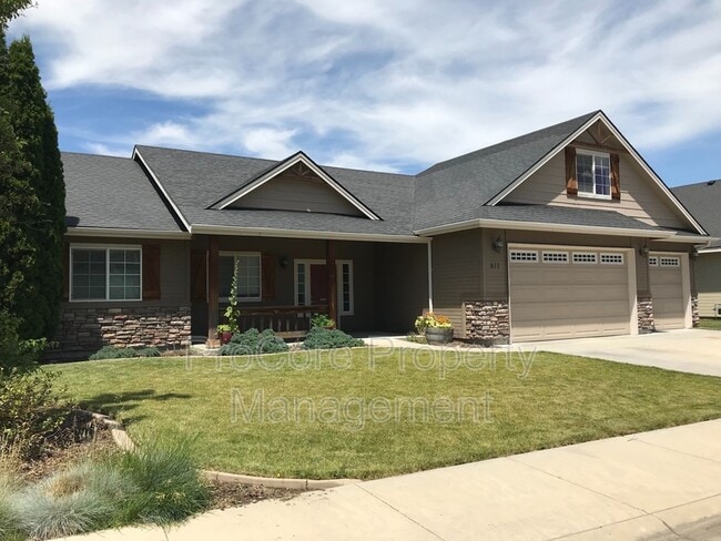 Building Photo - 411 N Glen Aspen Way