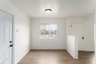 Building Photo - 2085 Franklin Ave