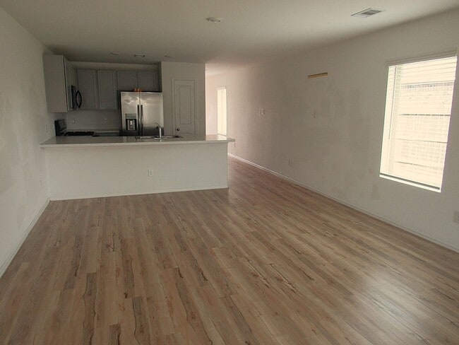 Building Photo - Baytown/Highlands Ready to be Occupied
