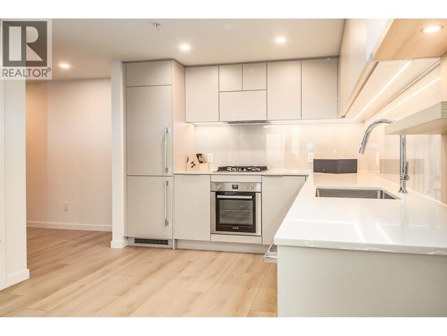 Building Photo - 311 Alderson Ave