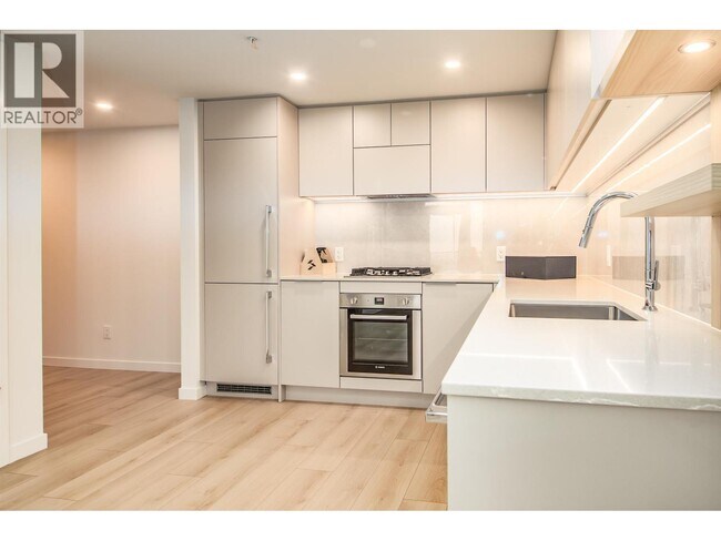 Photo du bâtiment - 311 Alderson Ave