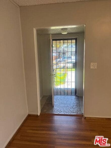 Foto del edificio - 4281 S Hobart Blvd