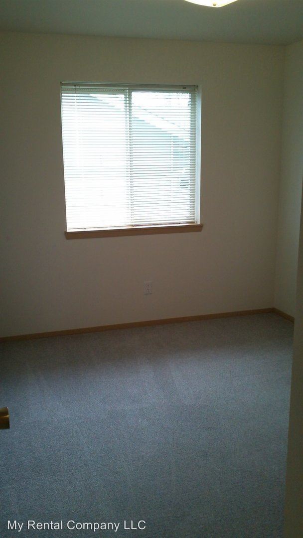 Building Photo - 535 Shoemaker Pl