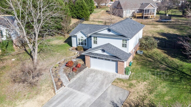 Building Photo - 722 Chapelwood Cir
