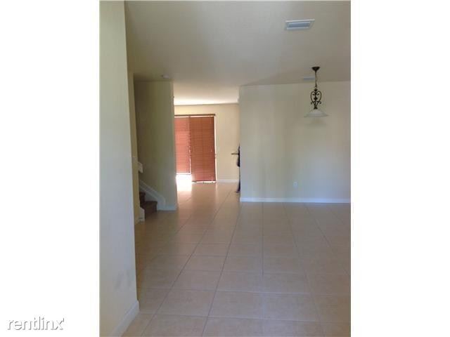 Foto del edificio - 3 br, 2.5 bath House - 11272 NW 87th St