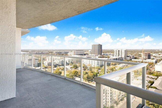 Foto del edificio - 315 NE 3rd Ave