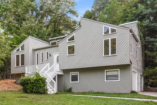 Building Photo - 185 Castleair Ct NE