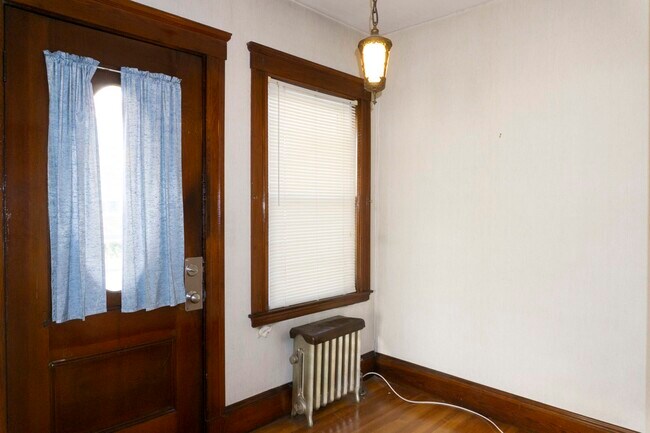 Building Photo - 447 Western Ave