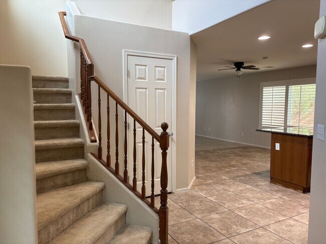 Foto del edificio - Beautiful 4 Bedroom Home in Mountains Edge!