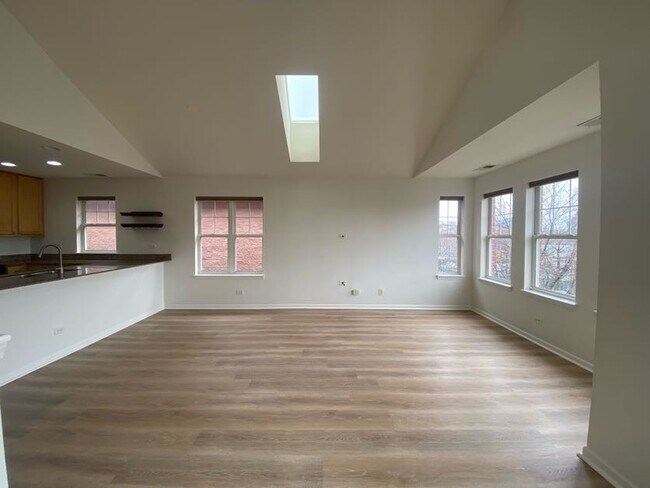 Foto del edificio - 1111 N Crosby St
