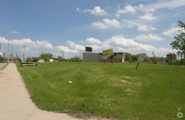 Building Photo - Bay View Commons
