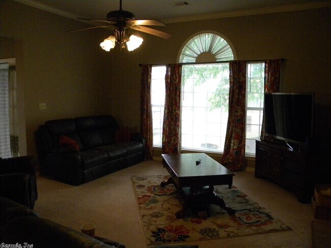 Building Photo - 1505 Lauren Dr