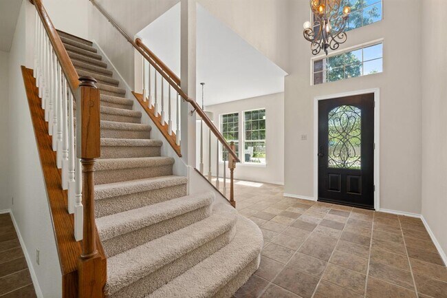 Building Photo - 1304 Meadow Lark Dr