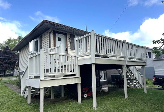 Cubierta trasera - 708 S Broad St